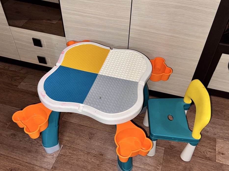 Стол для лего и стульчик