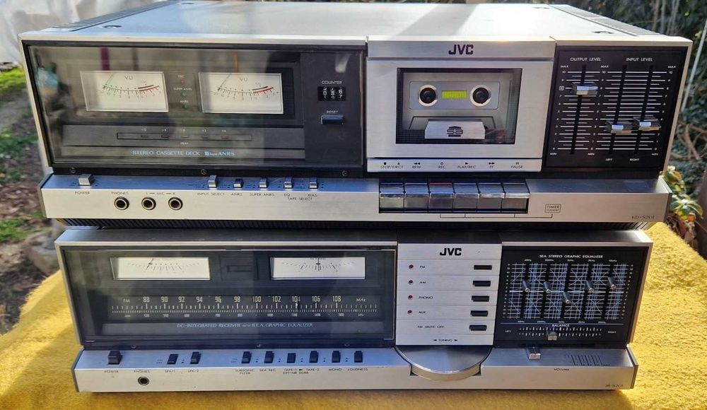 JVC JR-S201 si JVC KD-S201 (se vinde impreuna si pret fix 1300 lei)