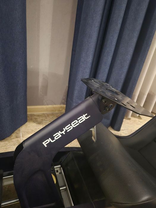 Седалка за симулатор Red Bull