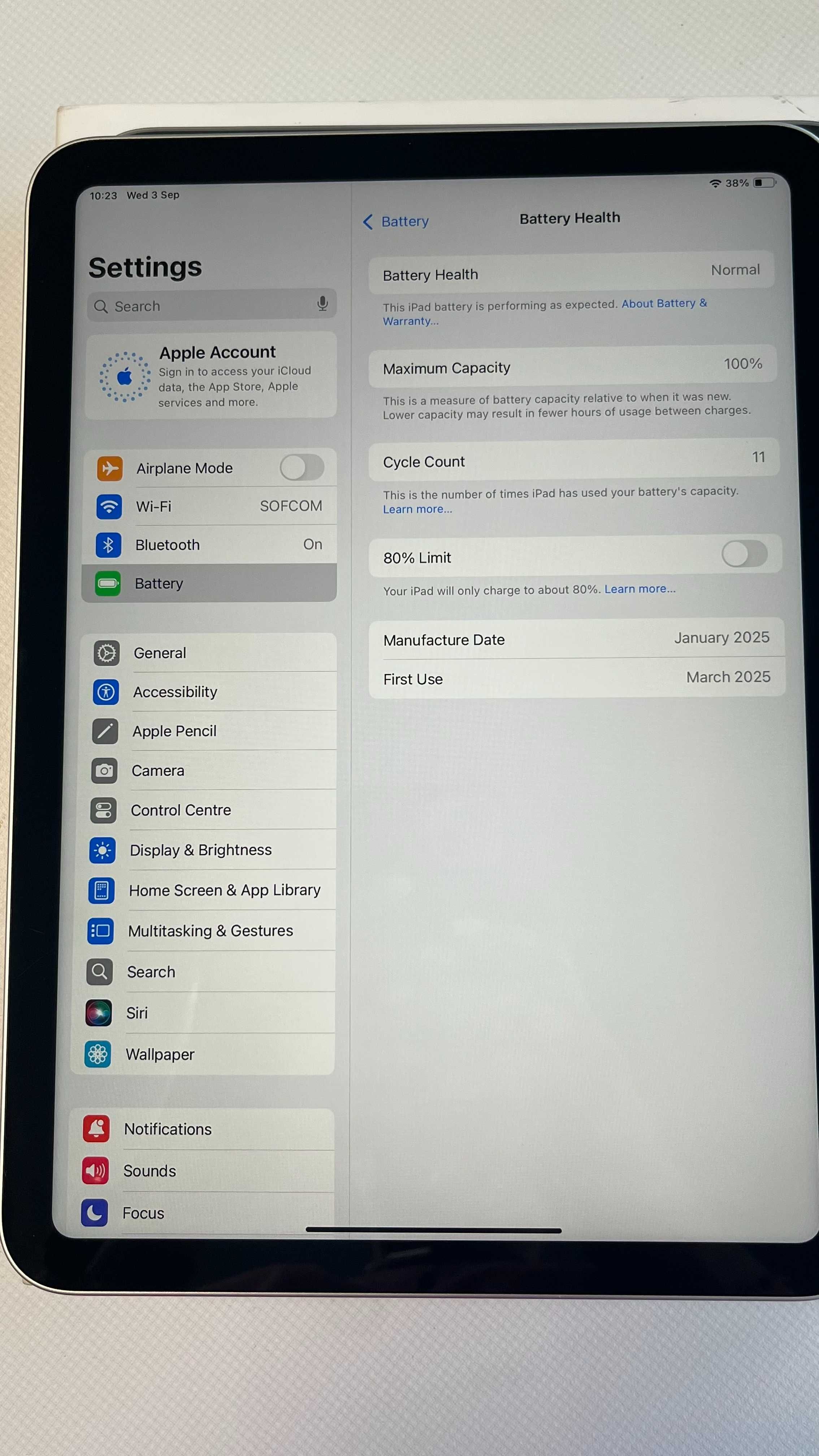 Apple iPad 11th WiFi Generation 2025 128 GB с гаранция