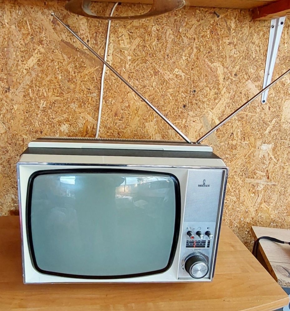Vând televizor portabil vintage SIEMENS