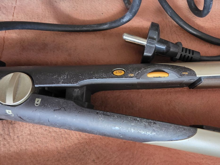 Placă ceramică de îndreptat părul Remington folosită