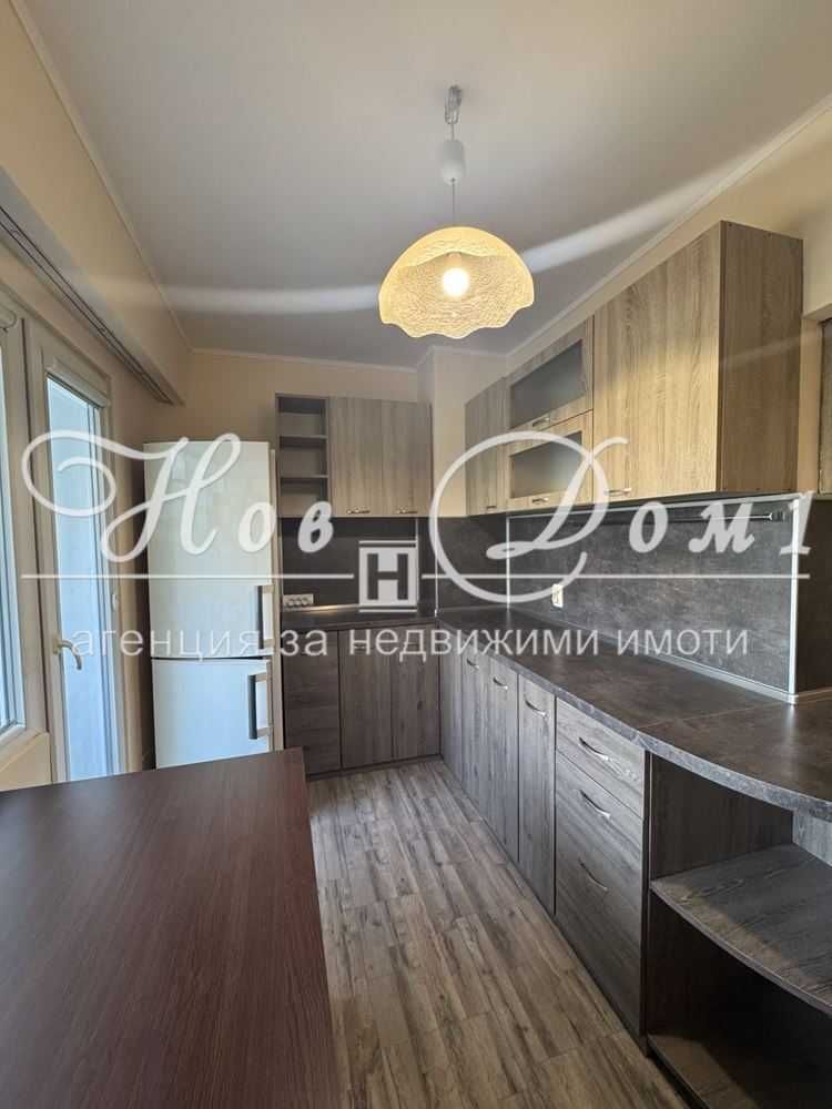 Най-Добра ЦЕНА / Тристаен / Среден /  Обзаведен / Свободно Паркиране
