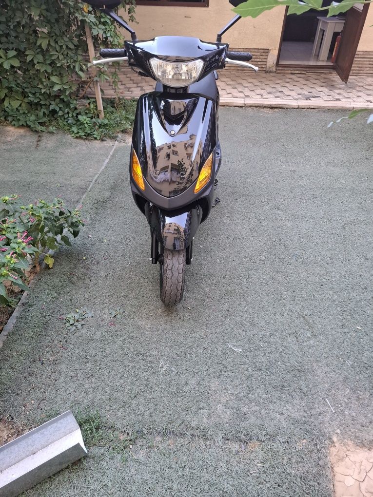 150cc skuter yengidek turuptu