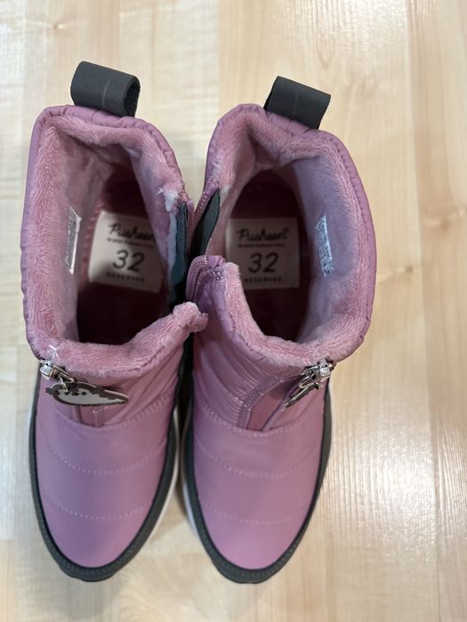 Ghete noi Reserved marimea 32 pt fete