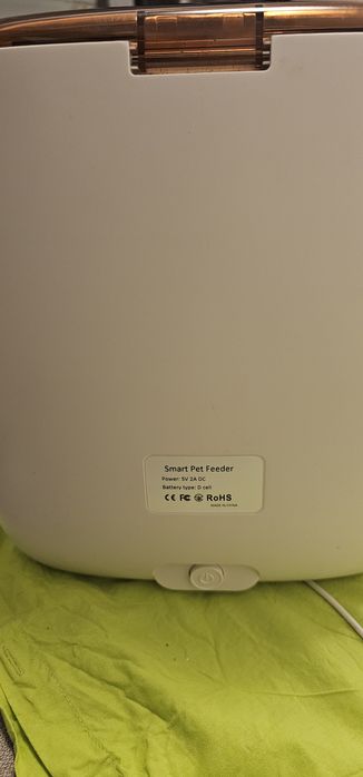 Hrănitor automat pentru câini si pisici cu VIDEO WIFI