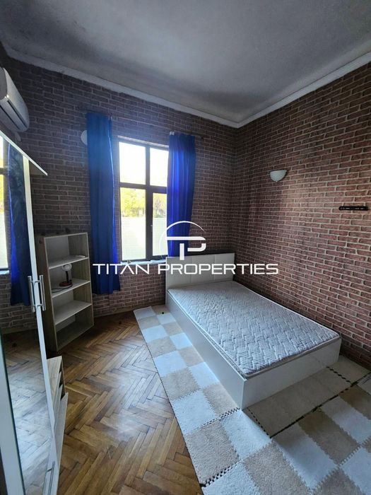 Дава се под наем Двустаен апартамент в Бургас, Център - 60 кв.м за 357 € - Снимка #1