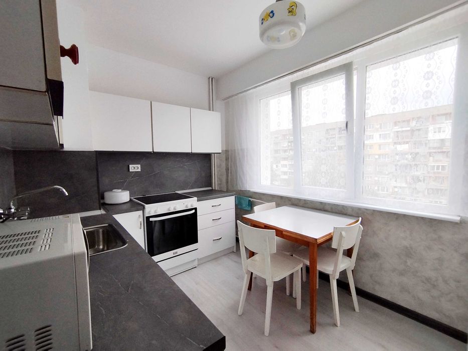 Дава се под наем Двустаен апартамент в Перник, Изток - 68 кв.м за 321.3 € - Снимка #1