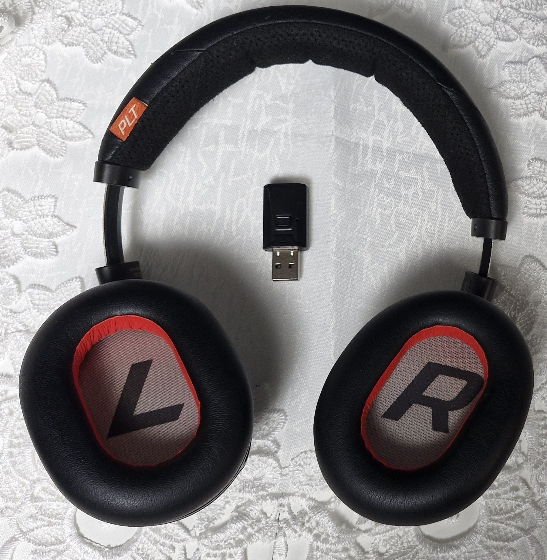 Casti Plantronics B8200 , Bluetooth,Multipoint, conectare la PC,laptop