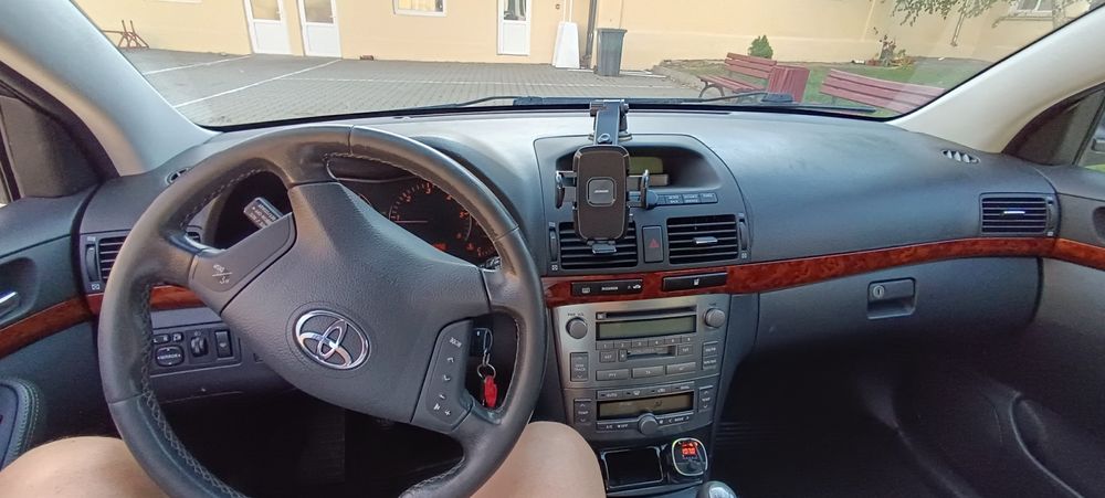 Toyota Avensis T25 2.0 116 CP