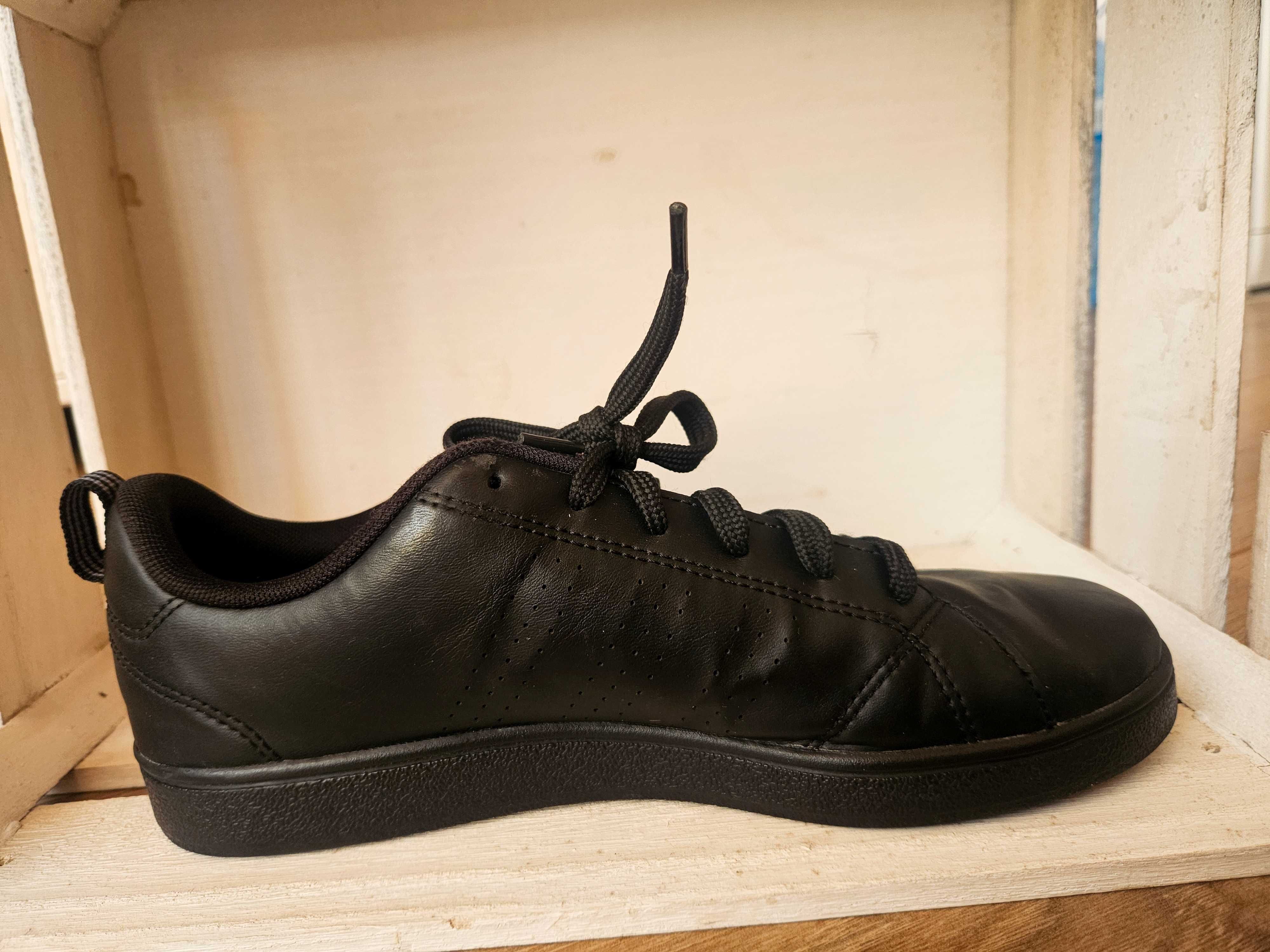 Маратонки -adidas. Размер - 37