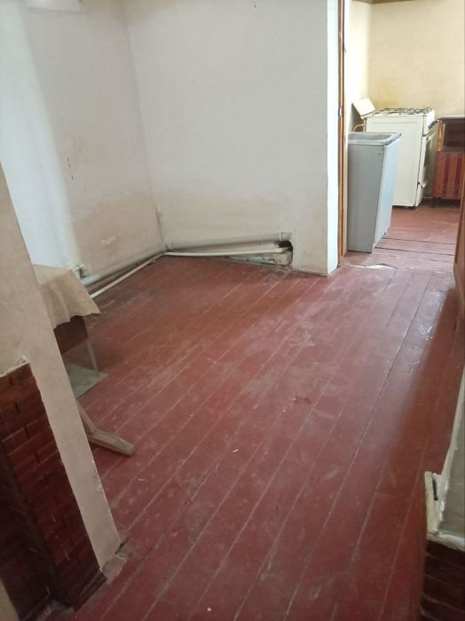 Kvartira kogon sotiladi