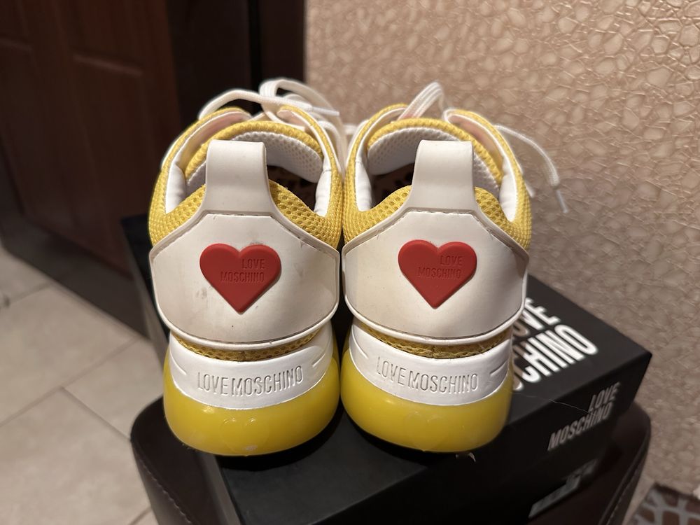 Love Moschino спортни обувки