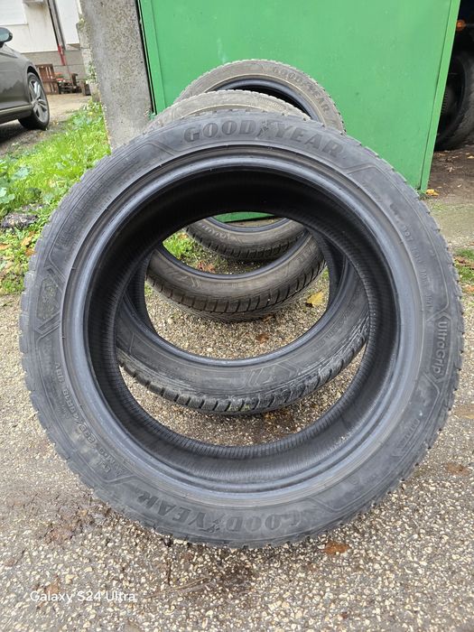 Зимни Гуми goodyear 235/45/18