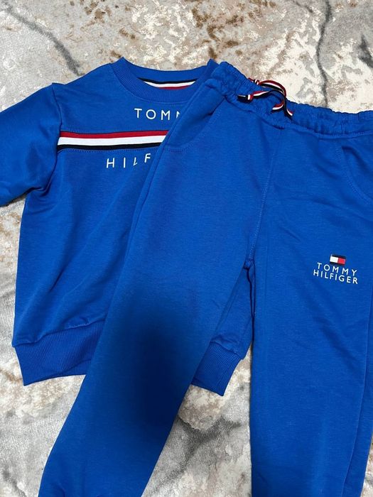 Двойка Tommy Hilfiger