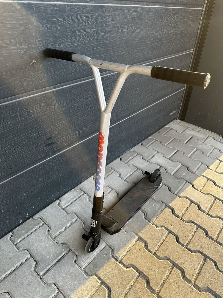 Mongoose Stance Pro – тротинетка за трикове
