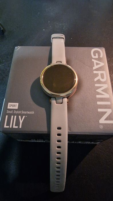 Smart часовник Garmin Lily