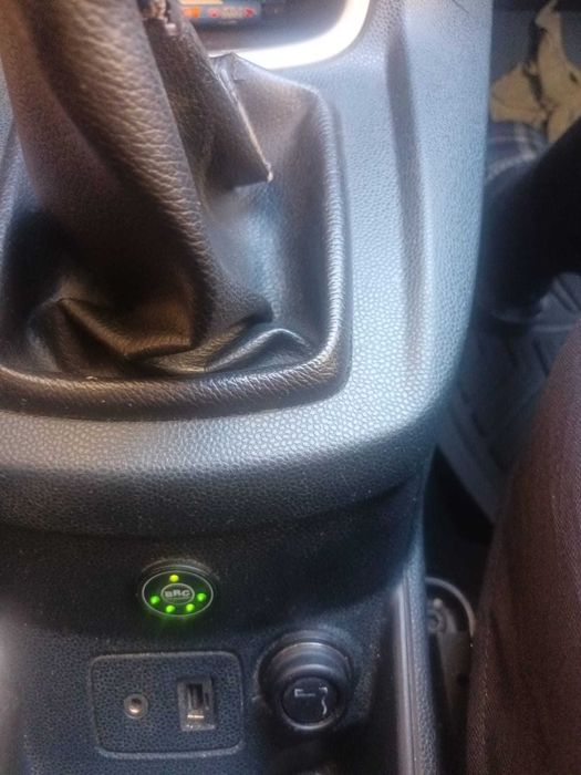 Ford fiesta 1.4 benzina plus GPL