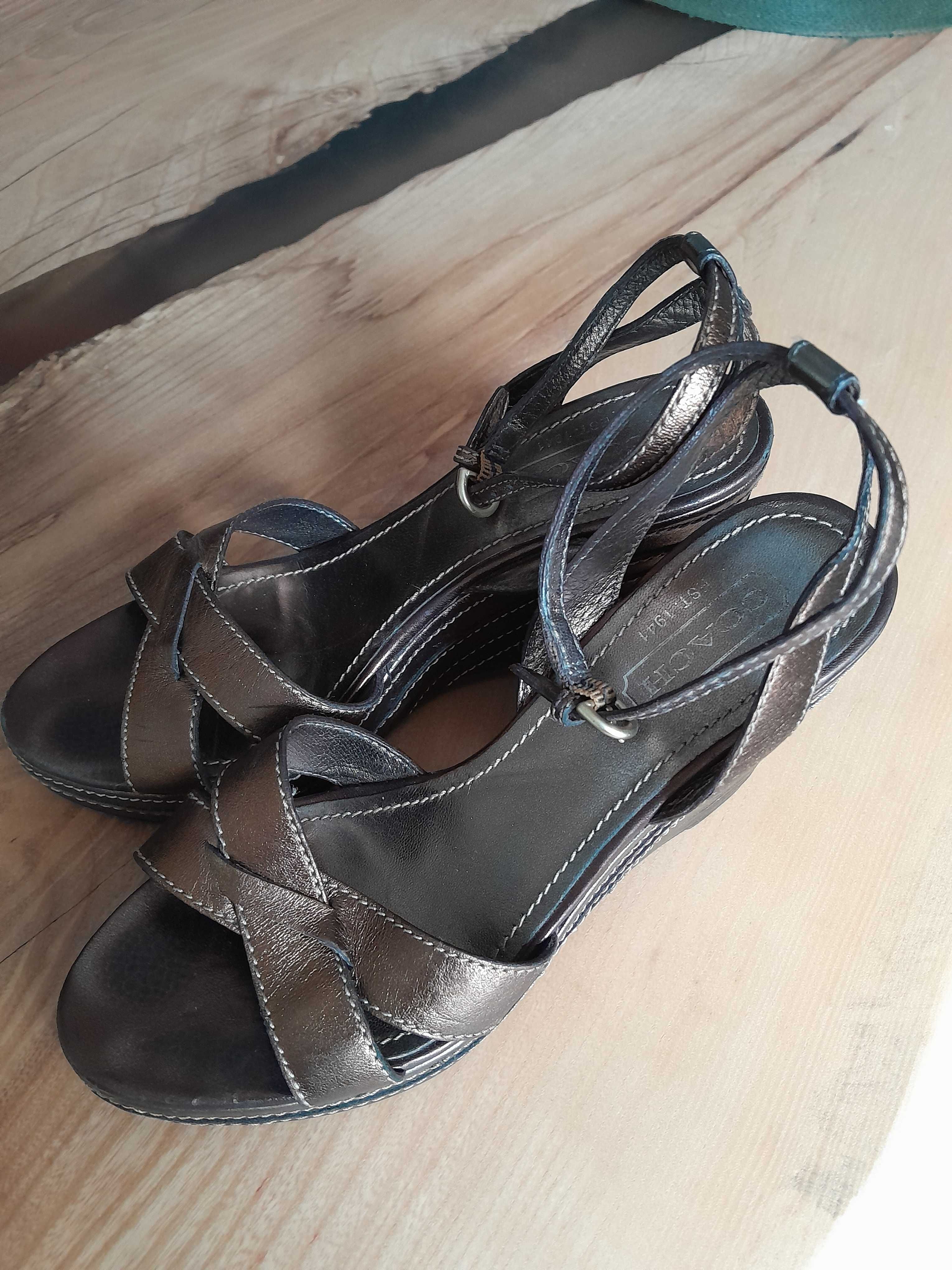 Летни сандали на Coach.