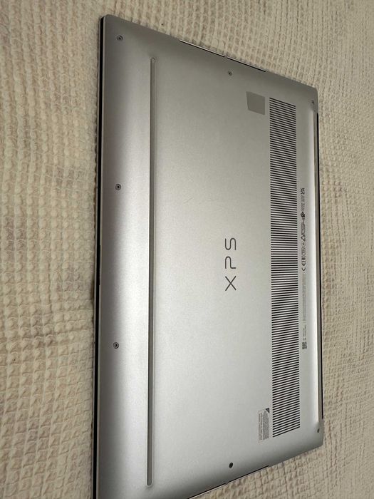 Dell XPS 9520 15.6 OLED Intel i9 12900HK 32 GB RAM 1TB SSD RTX 3050 Ti