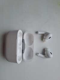 Наушники Apple AirPods Pro with Magsafe Charging Case белый