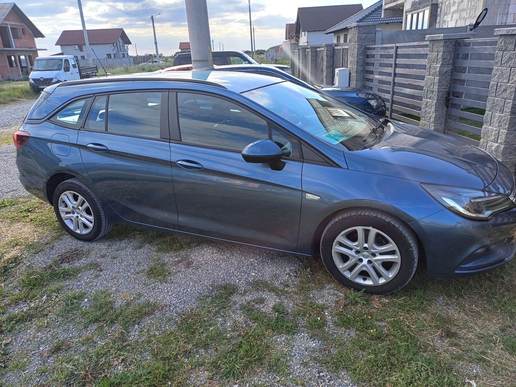 Vând Opel astra sport