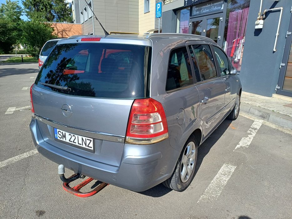 Vând Opel Zafira B (7 locuri)