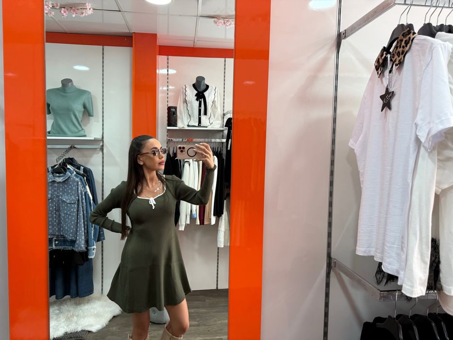 Рокля от машинно плетиво