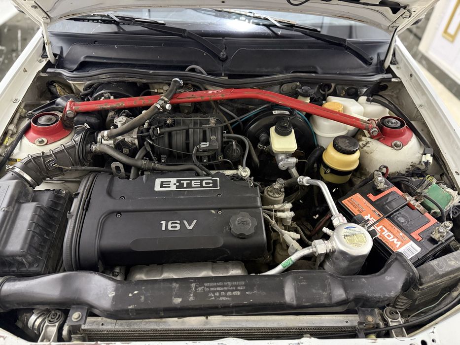 Nexia-2 DOHC 1.6 sotiladi. Lux konditsioner.