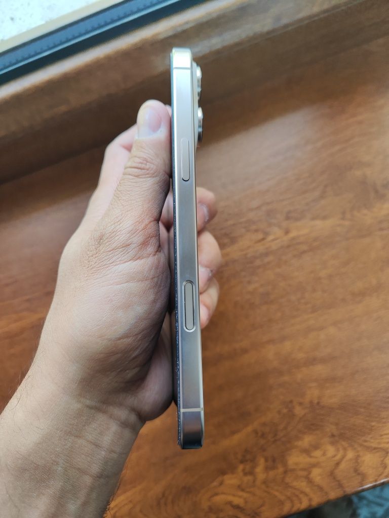Iphone 16 pro max 256gb E sim