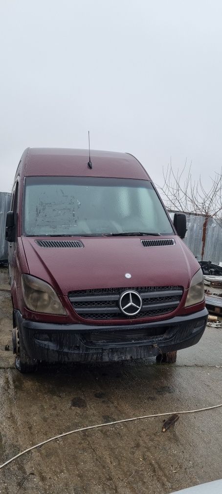 Dezmembrez Mercedes Sprinter 2008 2.2 diesel  microbuz