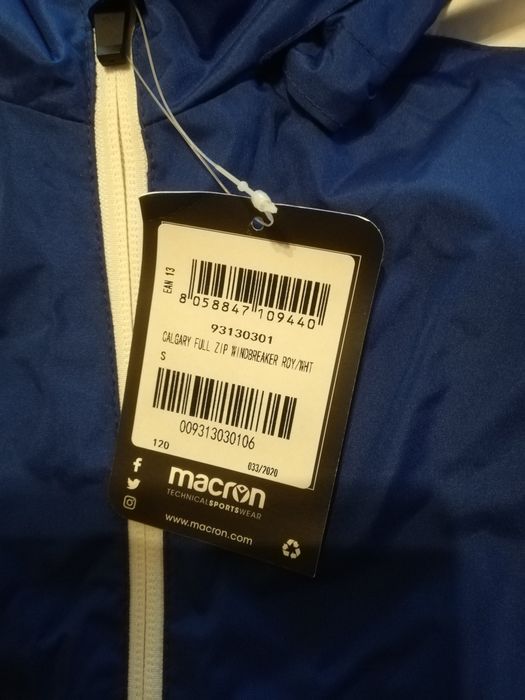 Geaca macron antivânt și ploaie