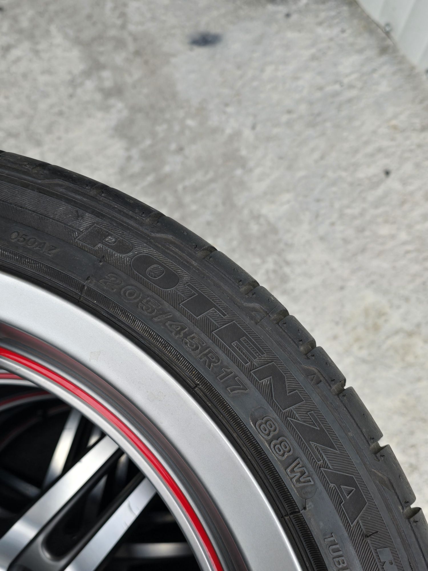 4 Броя 205/45/17 Bridgestone 2x7,8mm 2x7,5mm