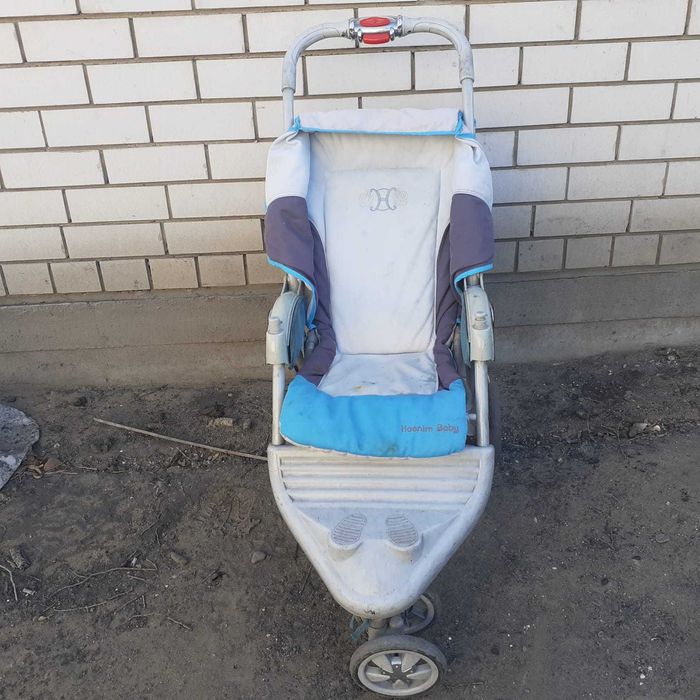 Детская прогулочная коляска