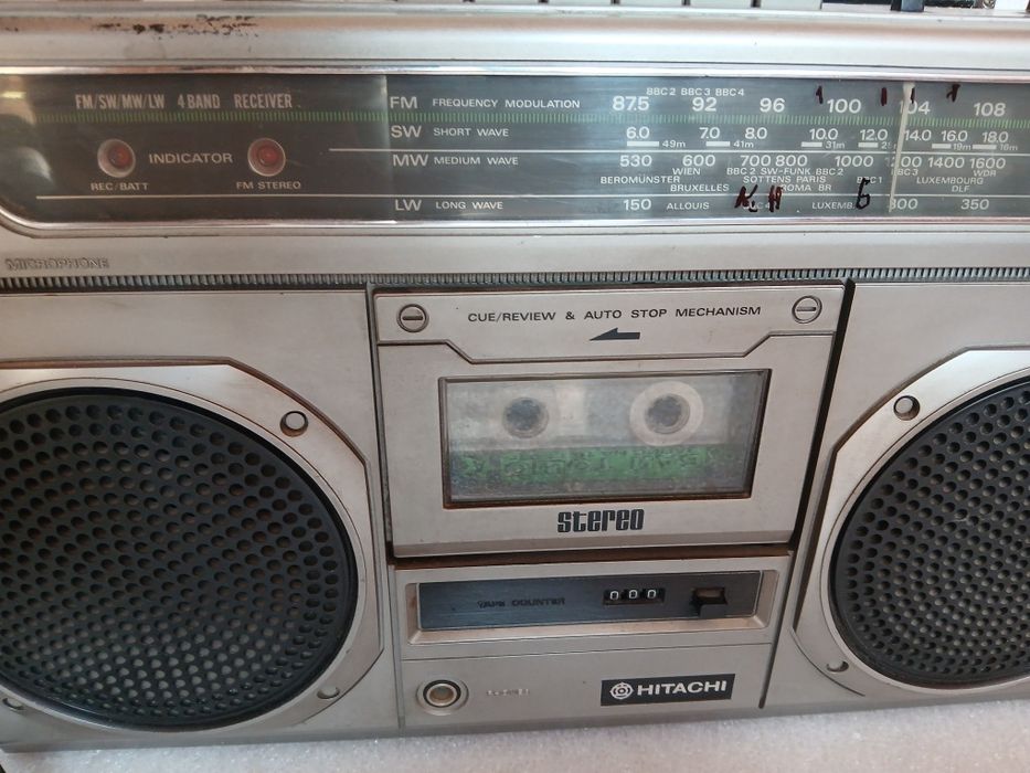 Радиокасетофон Hitachi TRK 8000E.