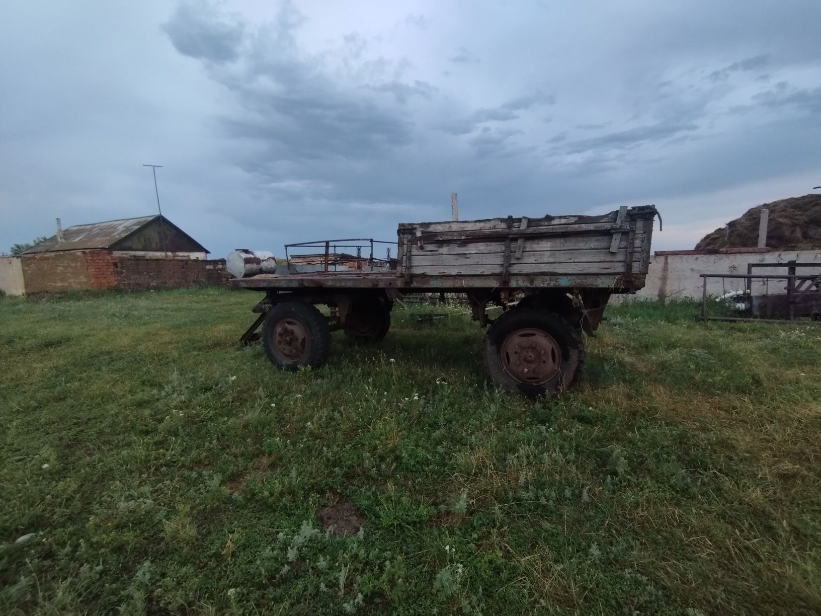 Продам прицеп на ЗИЛ