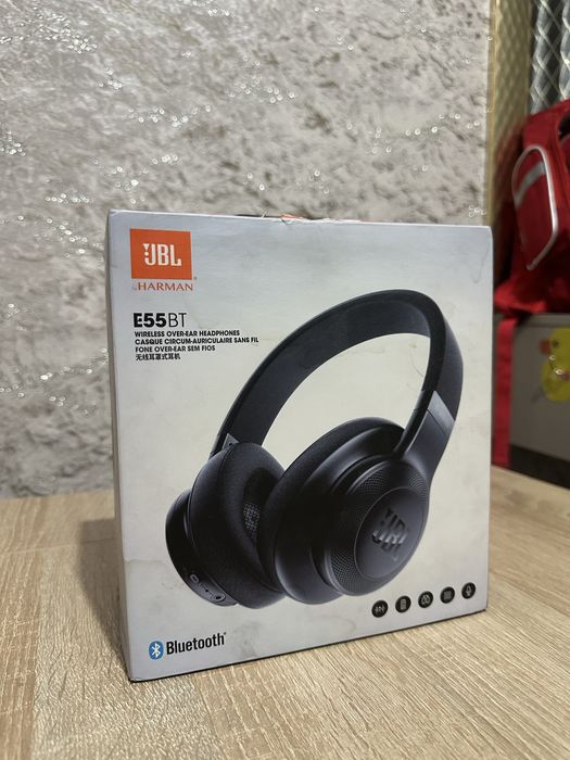 JBL E55BT наушники