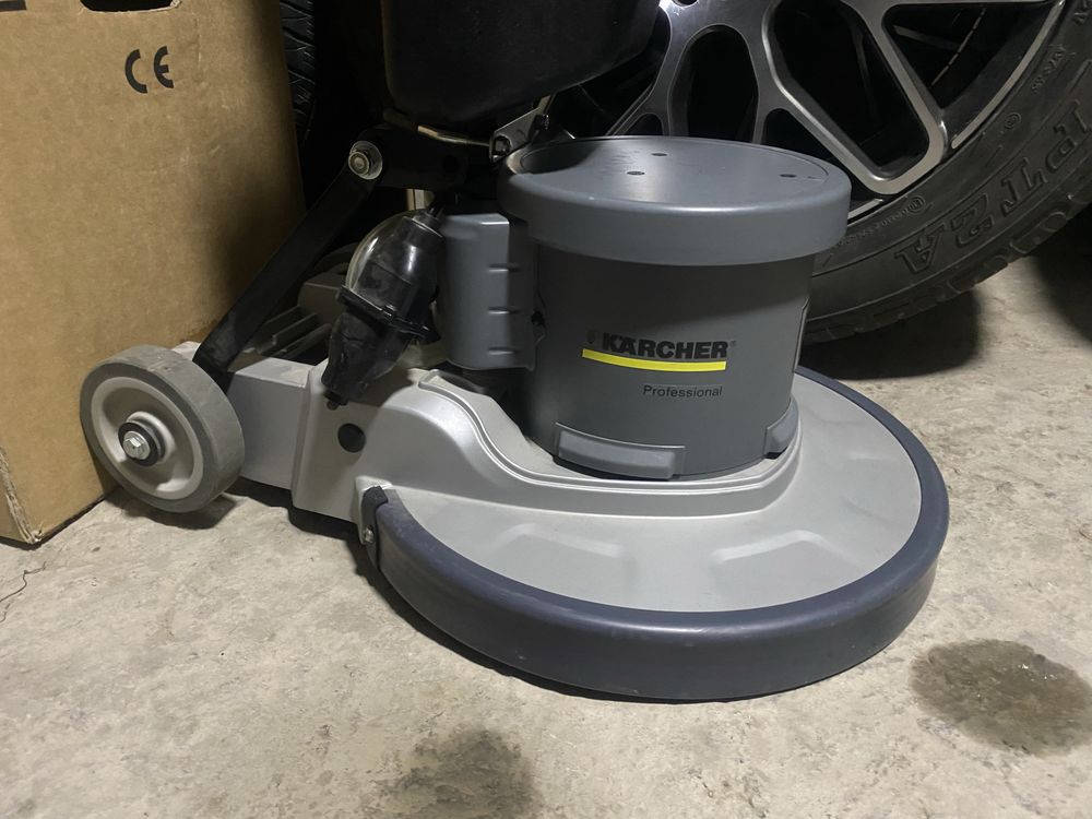 * KARCHER BDS 43/180 C машина для чистки ковров/брусчатки/кафеля/и т.