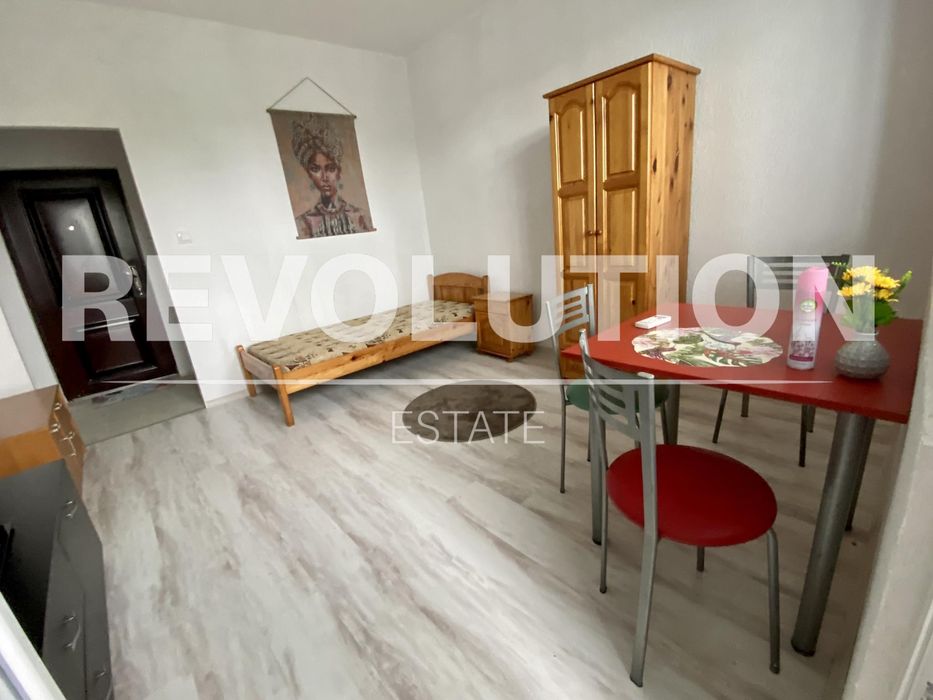 Едностаен апартамент в района на Цветен квартал!