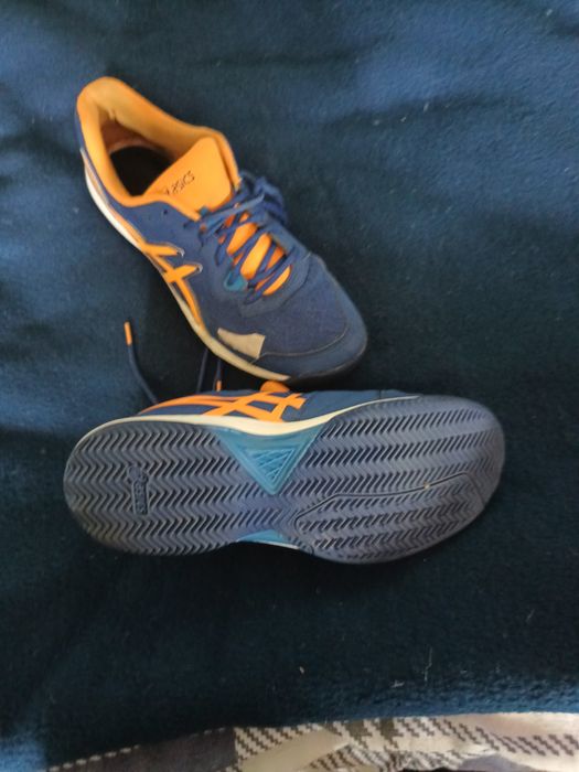 adidași asiccs marimea 45