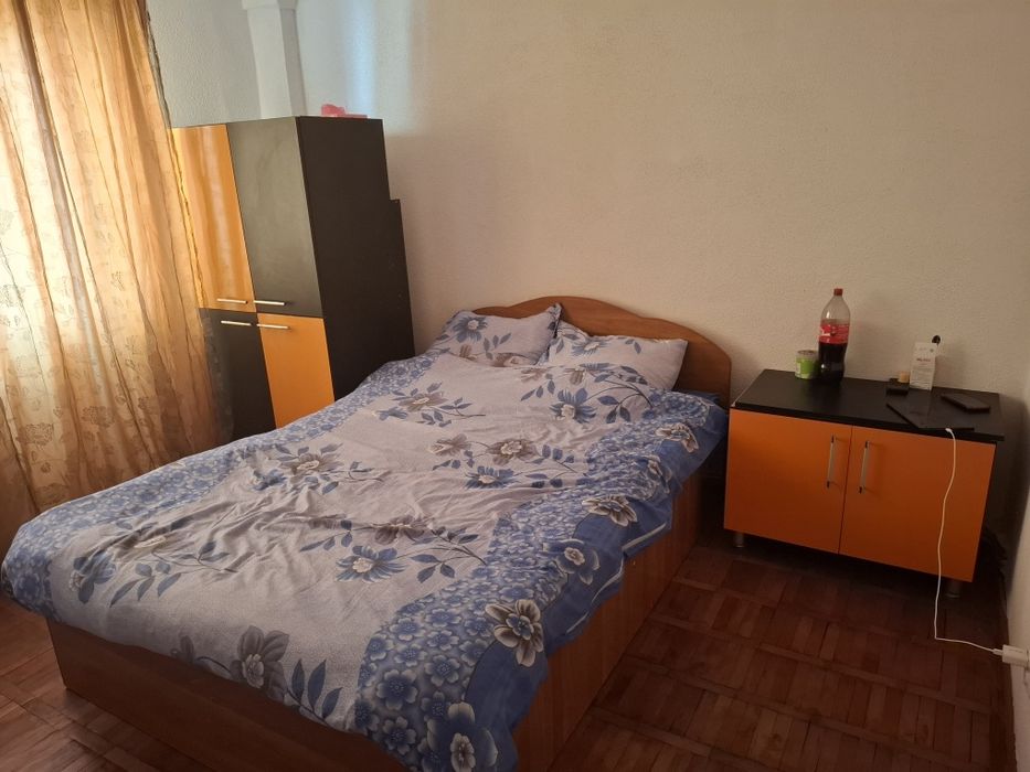 Închiriez apartament