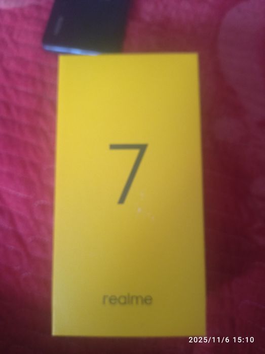 Продам телефон реалми.