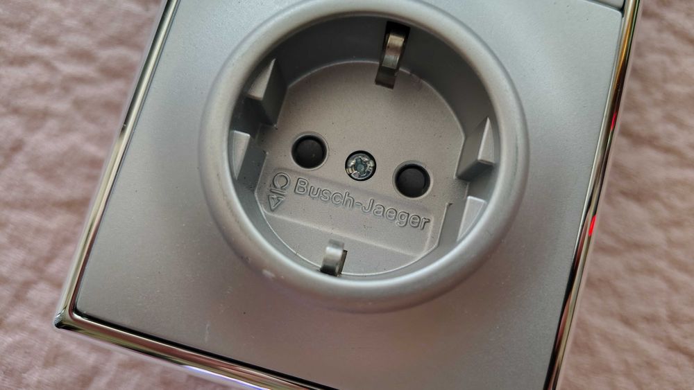 Priza+intreruparor impuls Busch-Jaeger