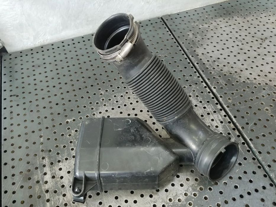 tubulatura admisie rezonator aer 1.4 b b14xer opel corsa e 464918663