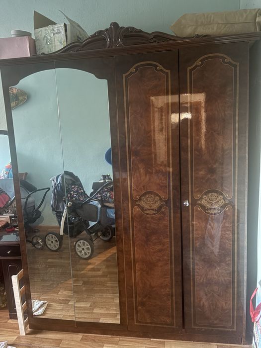 Продается шифоньер