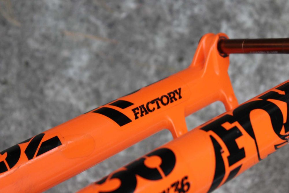 Fox 36 Kashima 29 Factory FIT Grip 2 180mm + shaft 160mm + ax Burgtec