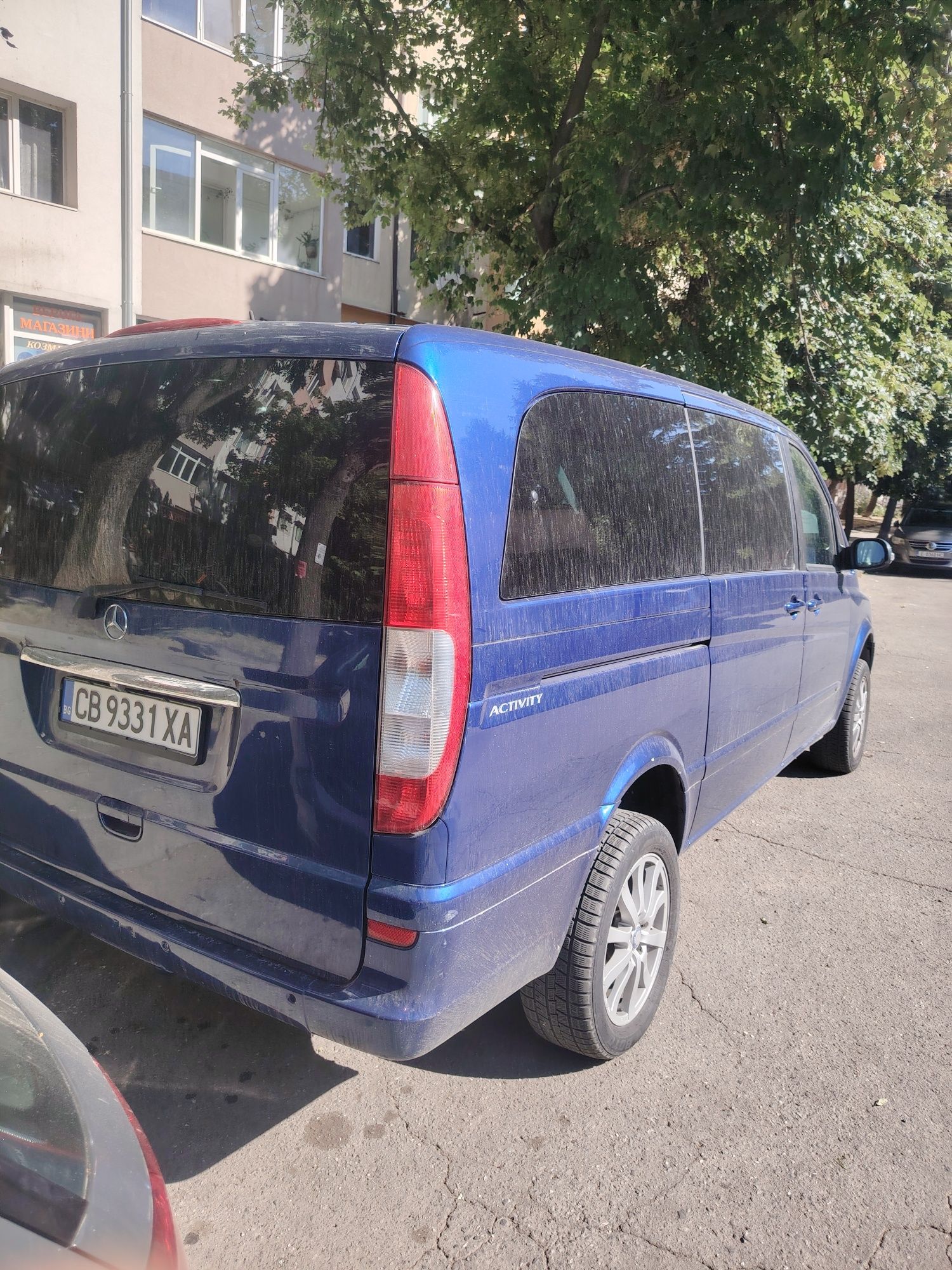 Продавам Мерцедес Виано