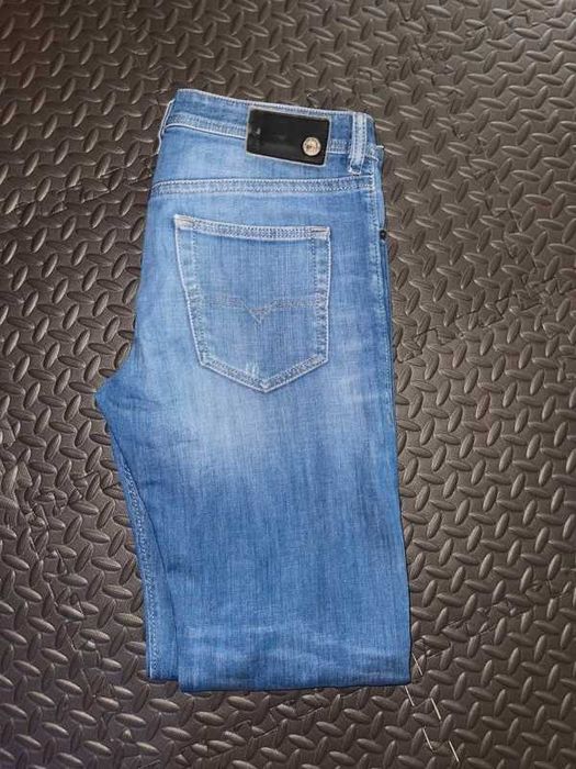 DIESEL blugi barbati W32 L34, talie 42cm