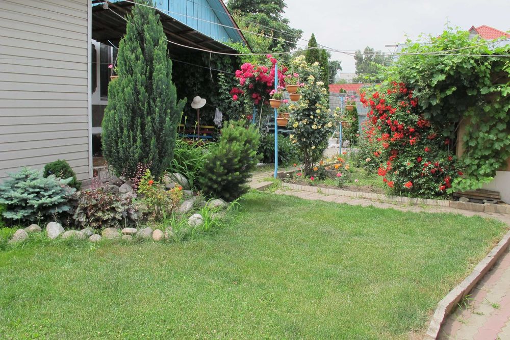Продам часть дома, 5 комн., 97 м², участок 3.6 сот, район Компота