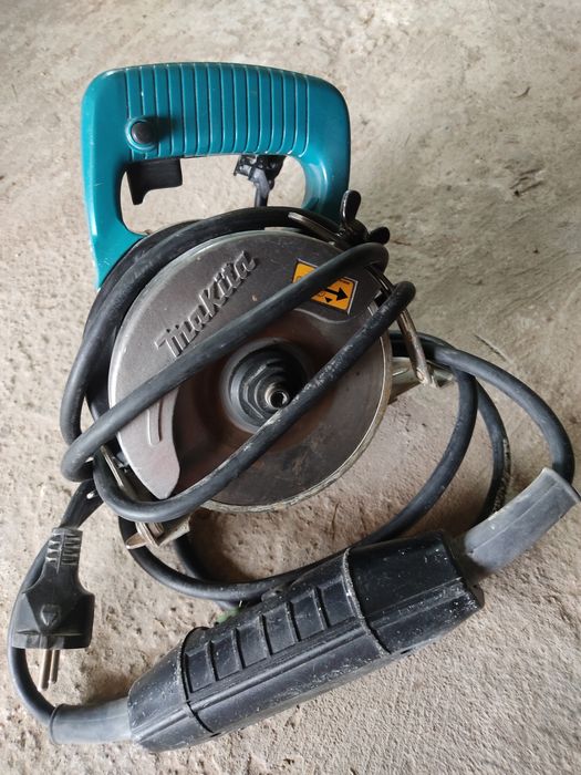 Mașină Makita gresie și faianță